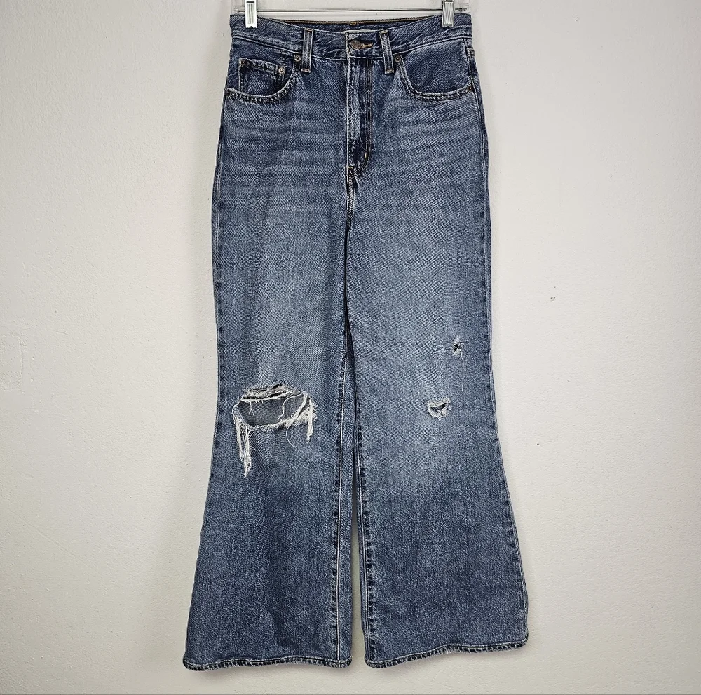Levi's Premium High Loose Flare Jeans Distressed- Size 27 X 29 - Picture 2 of 12